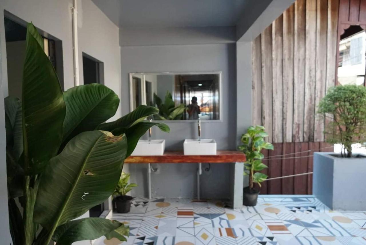 White Rose Guesthouse Kaoh Touch Buitenkant foto