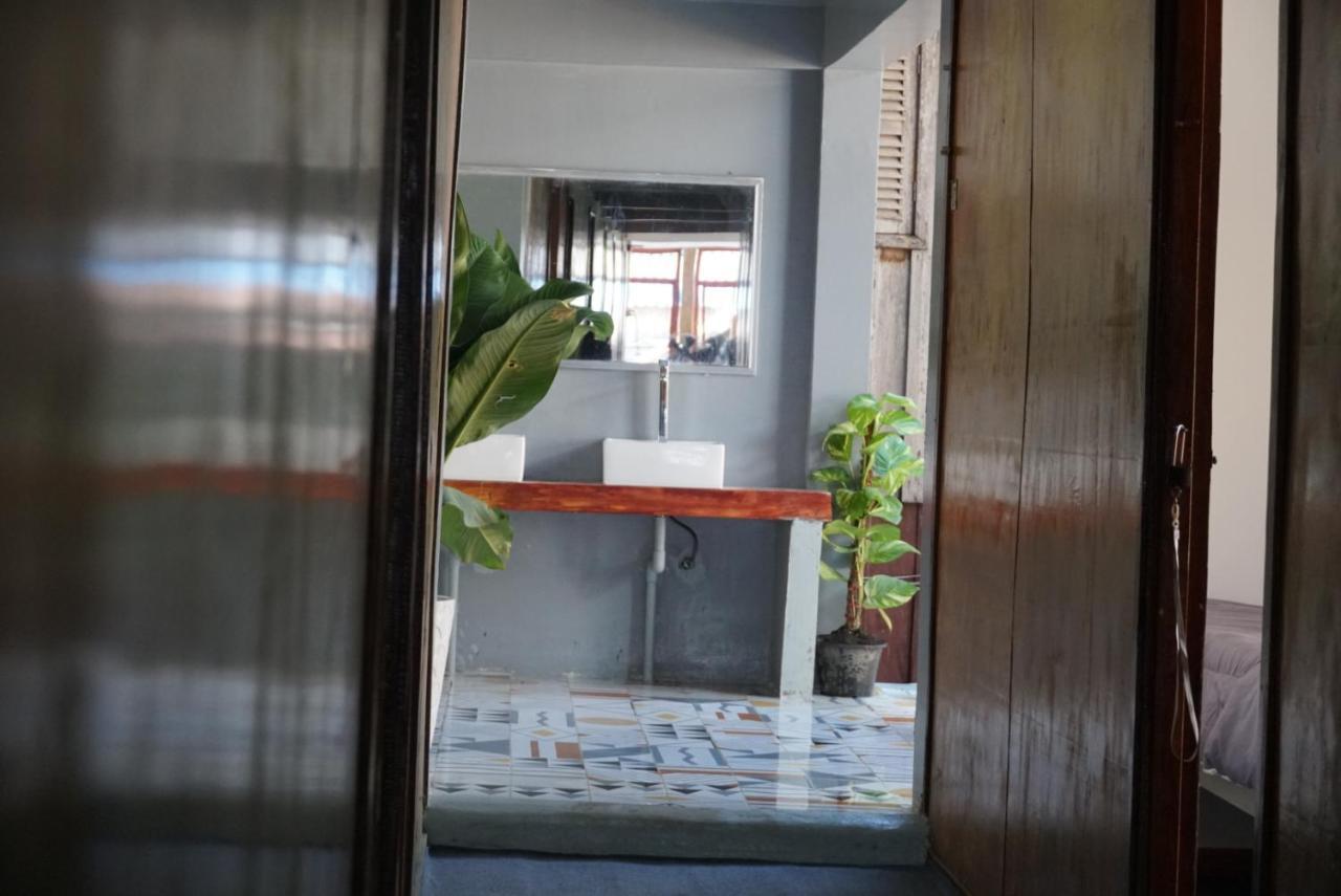 White Rose Guesthouse Kaoh Touch Buitenkant foto